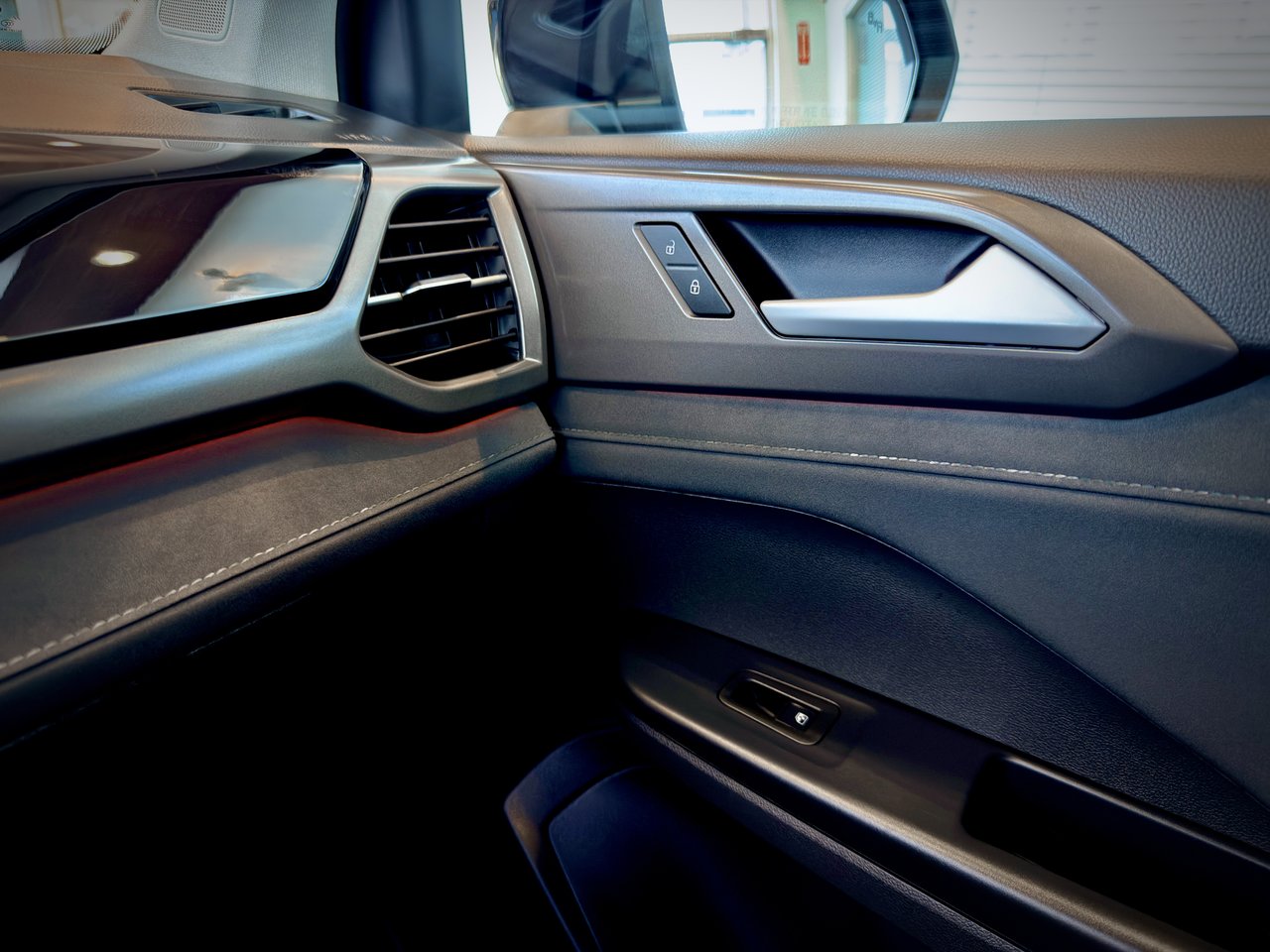 Volkswagen Taos Comfortline Black Edition 2026-32