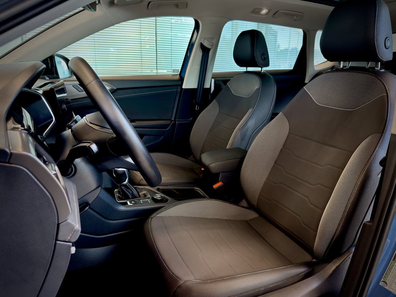 Volkswagen Taos Comfortline Black Edition 2026-20