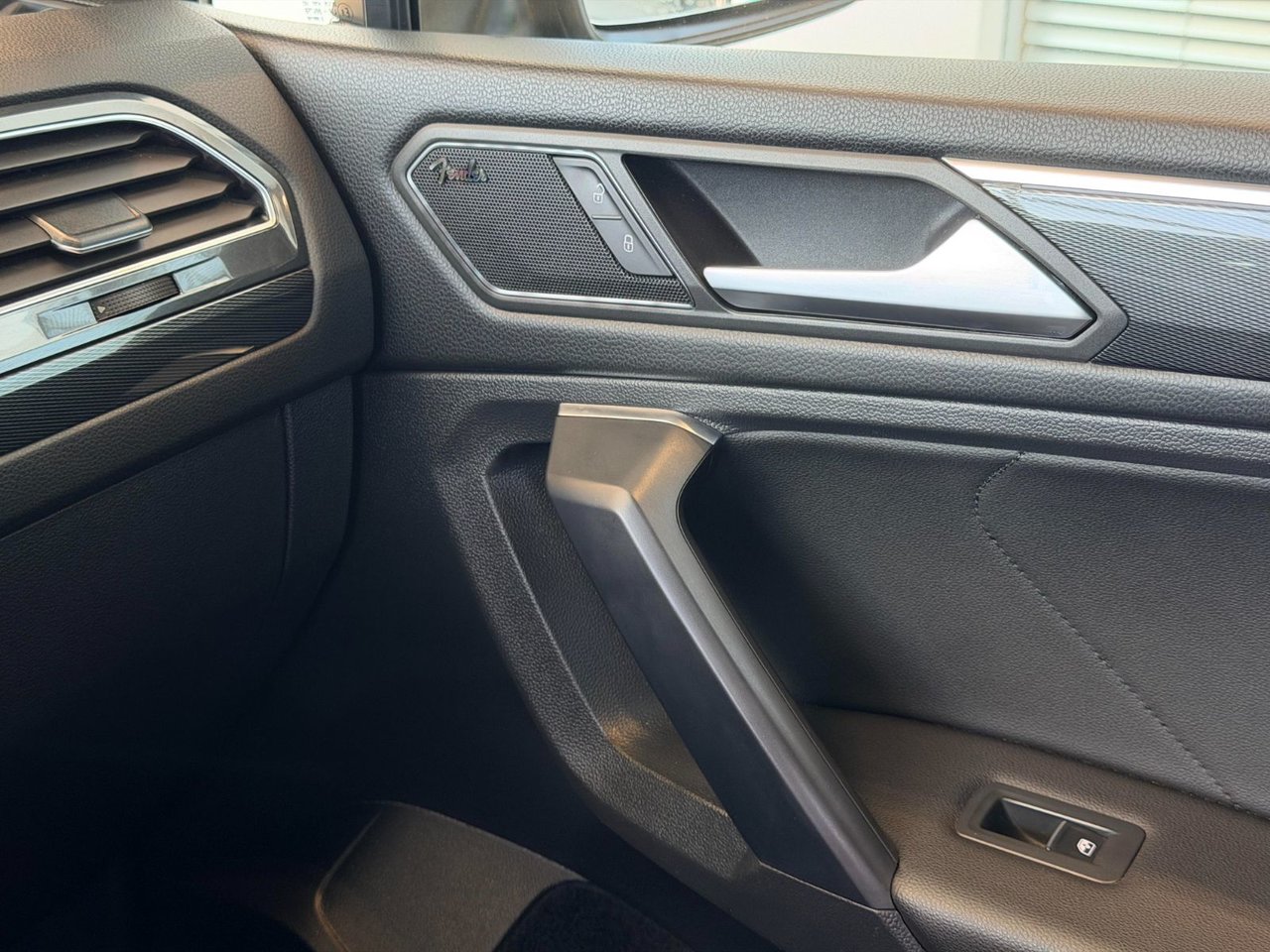 2021 Volkswagen Tiguan Highline-8