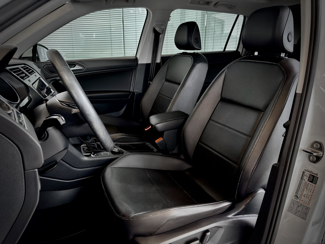 Volkswagen Tiguan Comfortline 2021-16