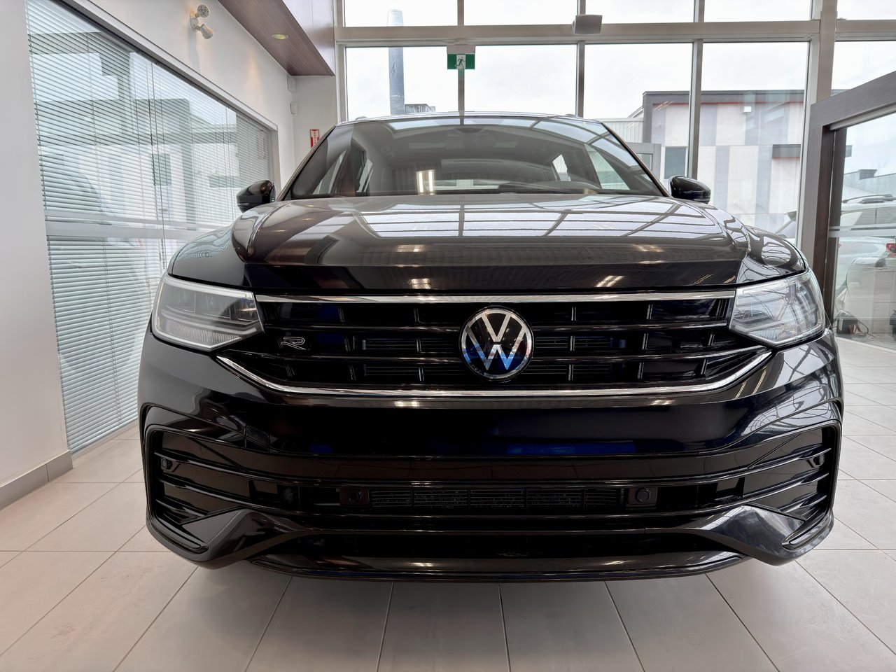 Volkswagen Tiguan Comfortline R-Line Black Edition 2022-4