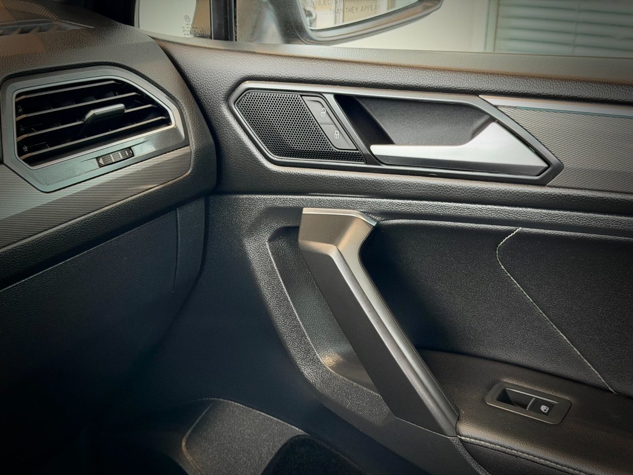 Volkswagen Tiguan Comfortline R-Line Black Edition 2022-32