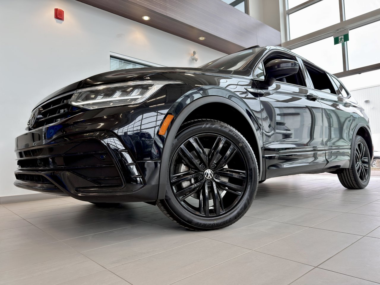 Volkswagen Tiguan Comfortline R-Line Black Edition 2022-1