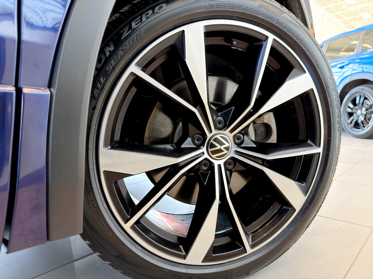 Volkswagen Tiguan Highline R-Line 2024-16