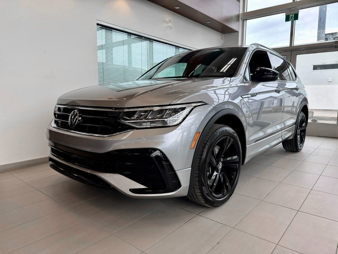 Volkswagen Tiguan Comfortline R-Line Black Edition 2024-2