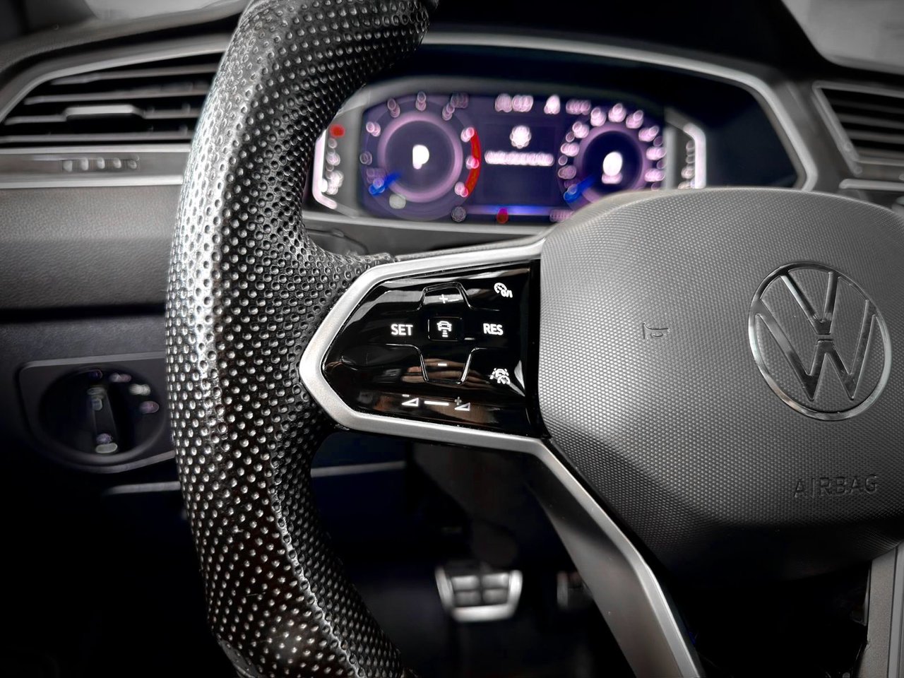 Volkswagen Tiguan Comfortline R-Line Black Edition 2024-22
