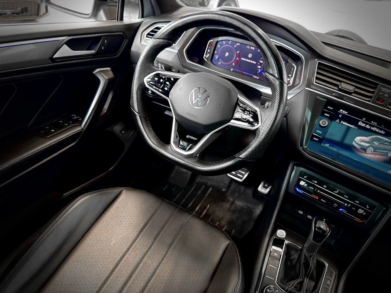 Volkswagen Tiguan Comfortline R-Line Black Edition 2024-19