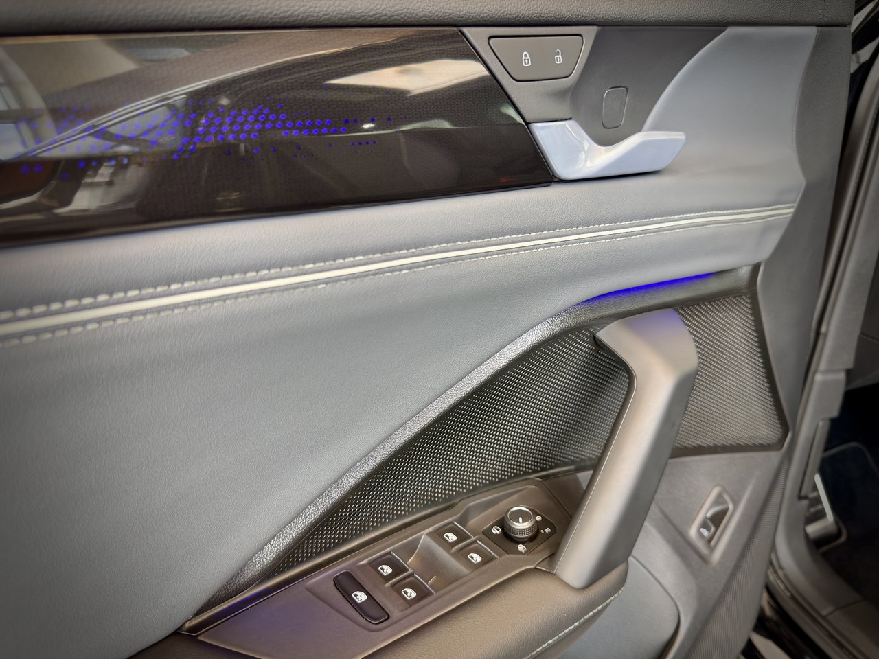 2026 Volkswagen Tiguan Highline Turbo R-Line-16