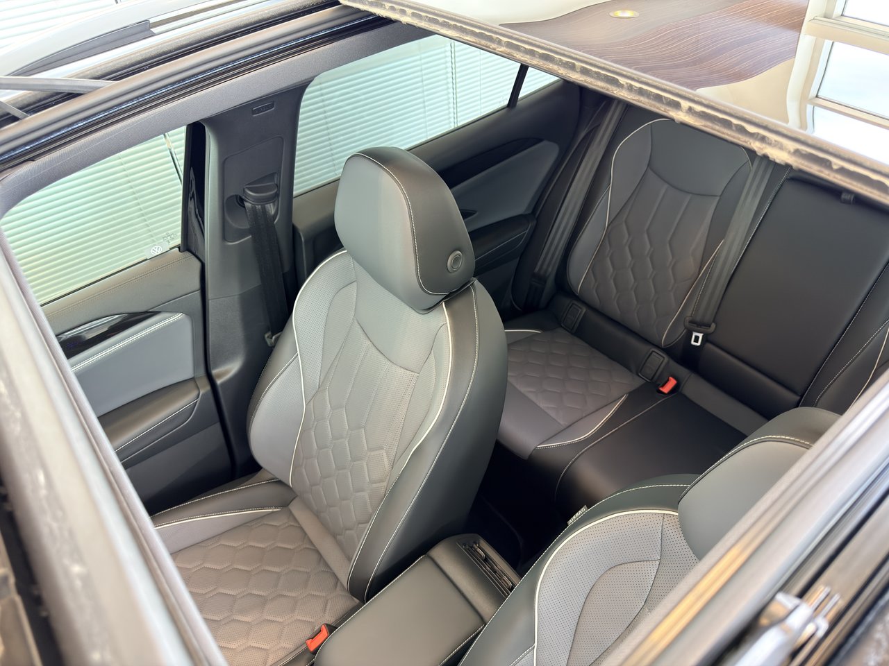 2026 Volkswagen Tiguan Highline Turbo R-Line-7