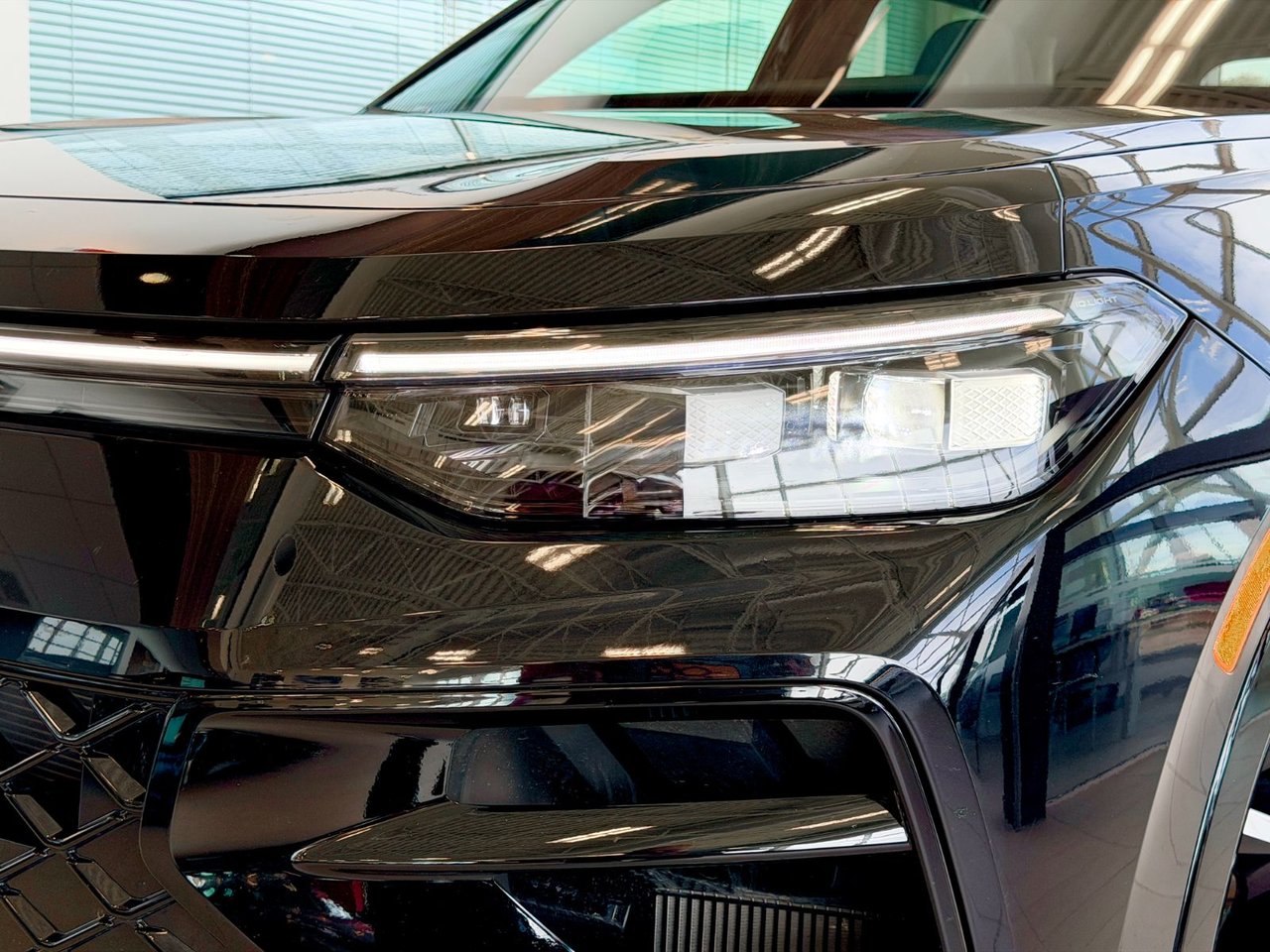 2026 Volkswagen Tiguan Highline Turbo R-Line-2