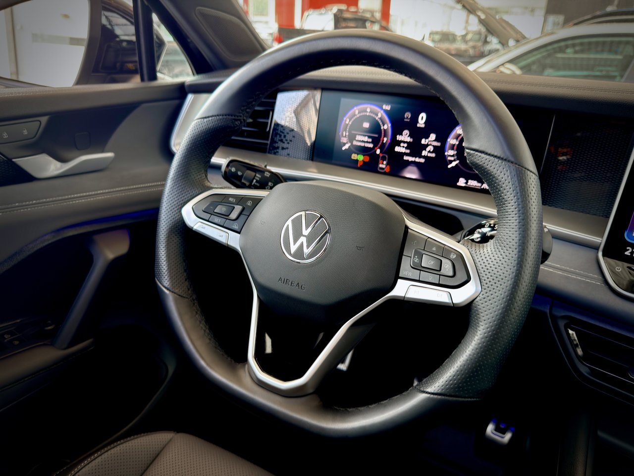 Volkswagen Tiguan Comfortline R-Line Black Edition 2026-19