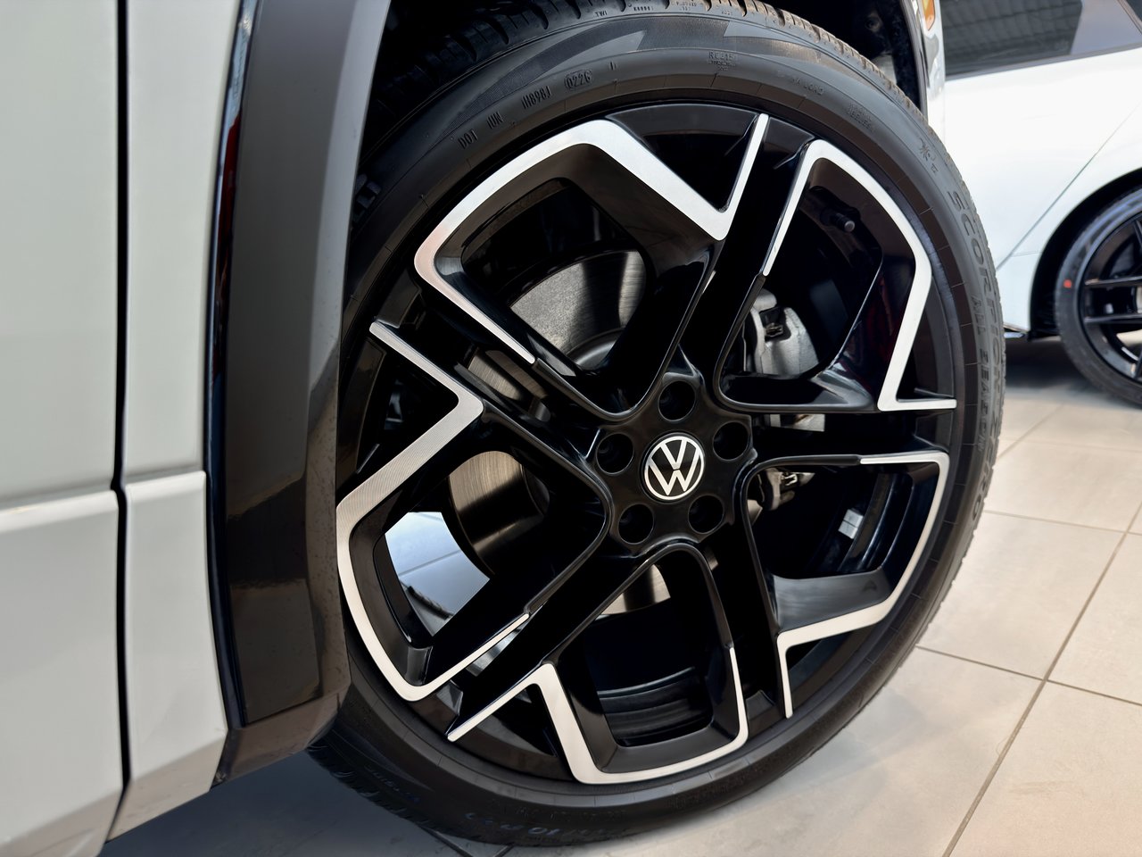 2026 Volkswagen Tiguan Highline Turbo R-Line-12