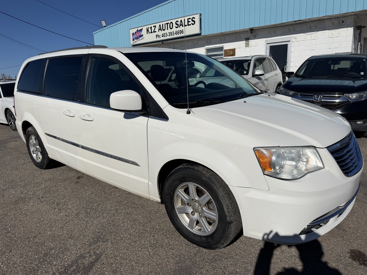 2011 Chrysler Town & Country Minivan Front-Wheel Drive Automatic