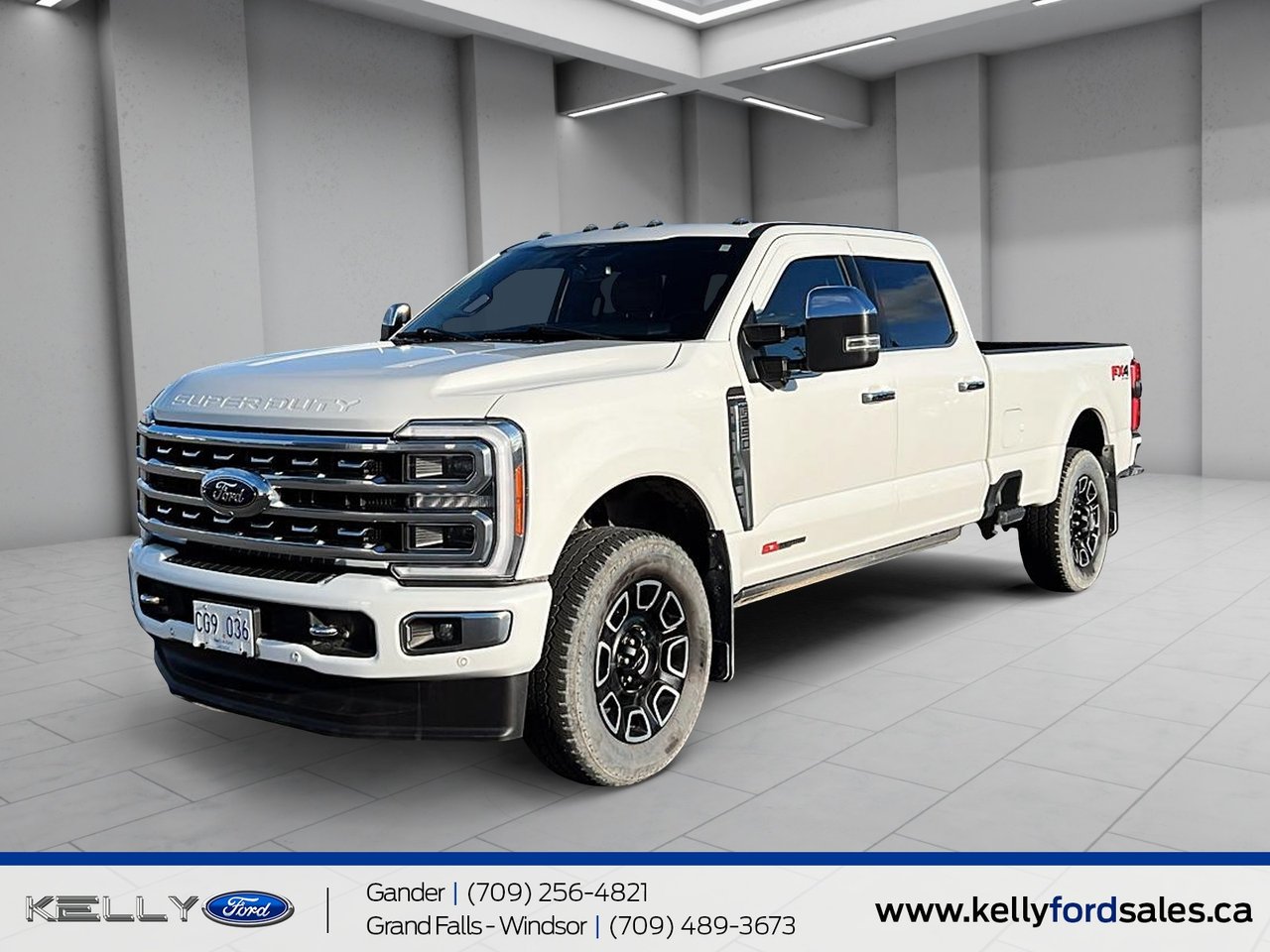 STAR WHITE MET TRI-COAT 2023 Ford F-250 Super Duty Pickup Truck Four-Wheel Drive Automatic