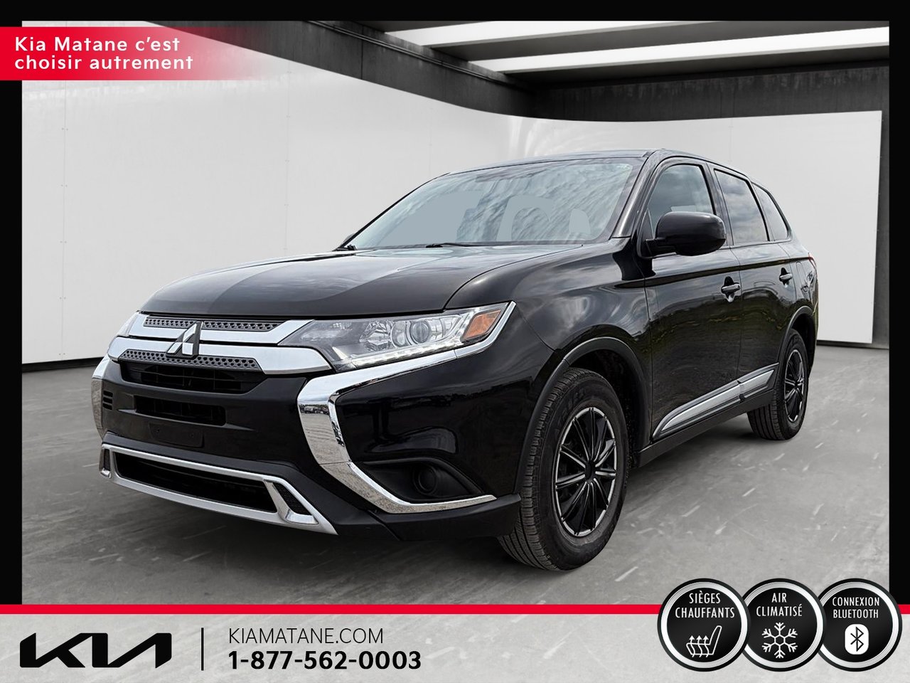 Labrador Black Pearl 2019 Mitsubishi Outlander SUV / Crossover