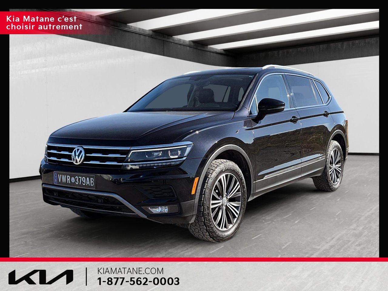 Deep Black Pearl 2018 Volkswagen Tiguan SUV / Crossover  Automatic