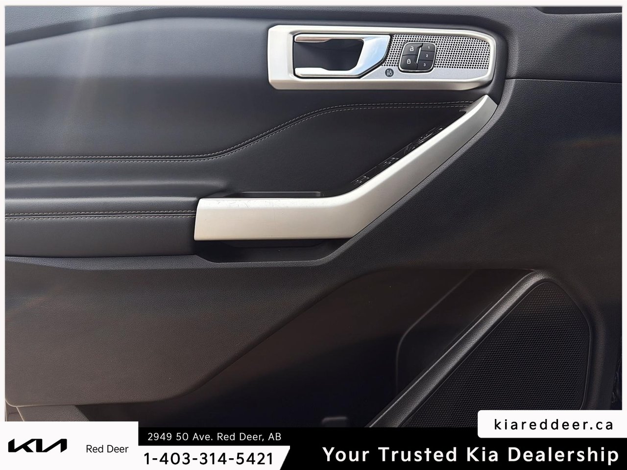 2020 Ford Explorer Limited-16