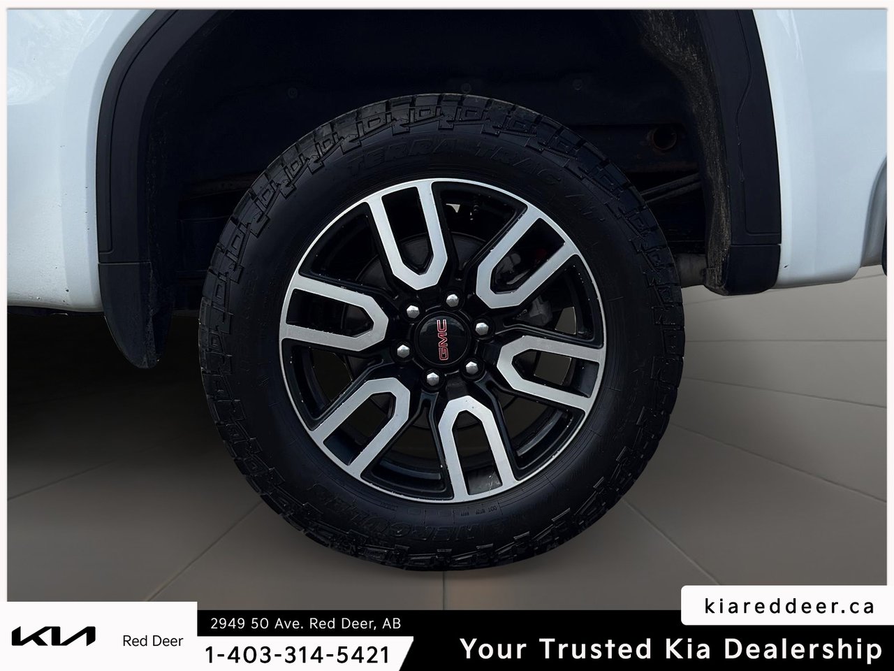 2025 GMC Sierra 1500 AT4-8