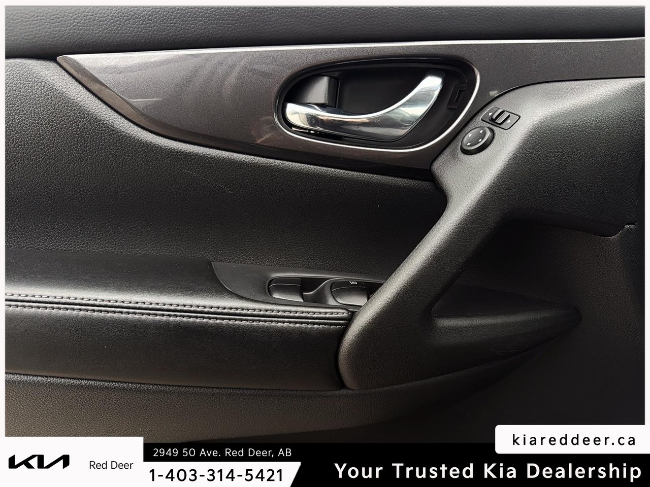 2019 Nissan Rogue S-17