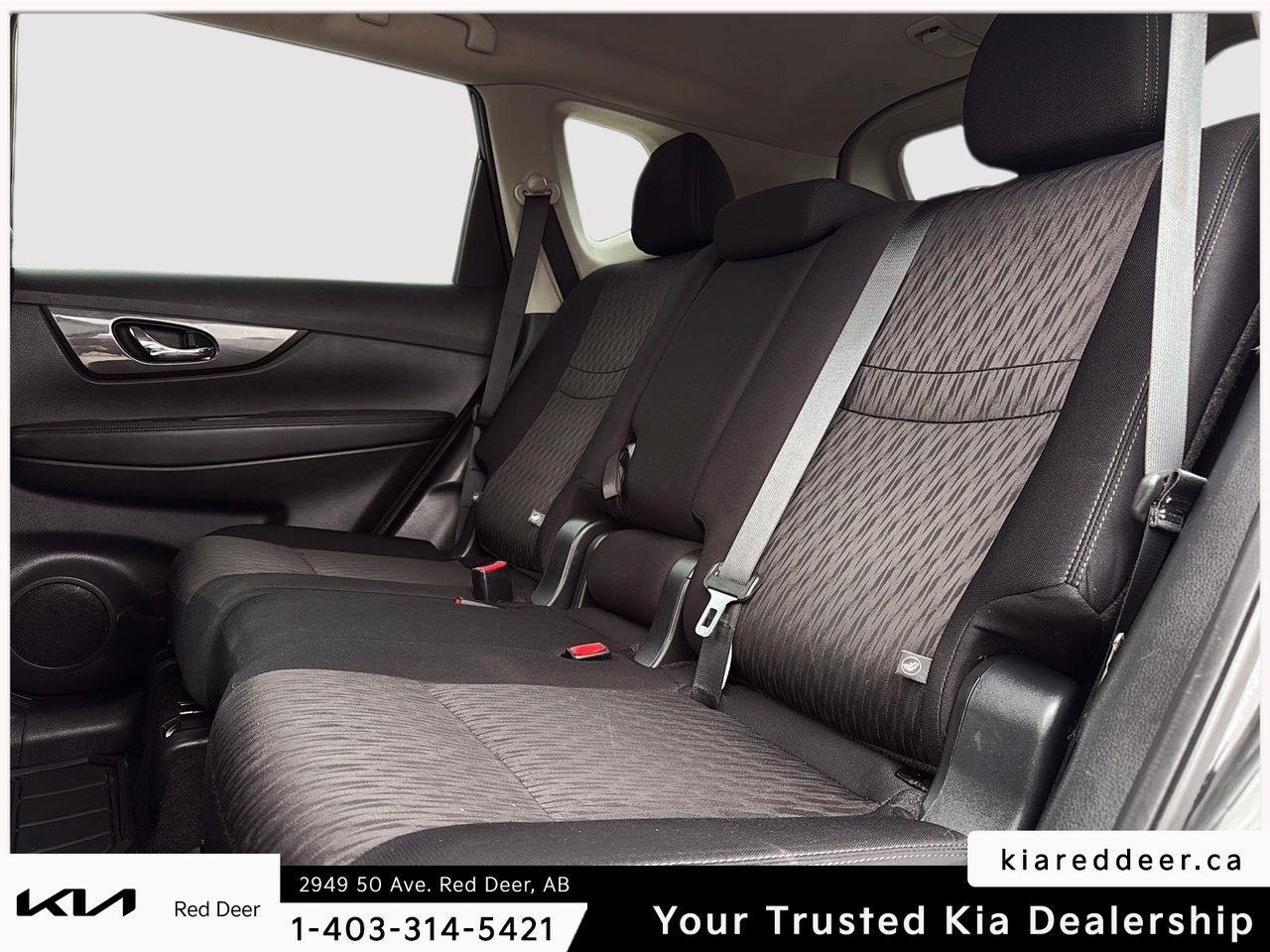 2019 Nissan Rogue S-18