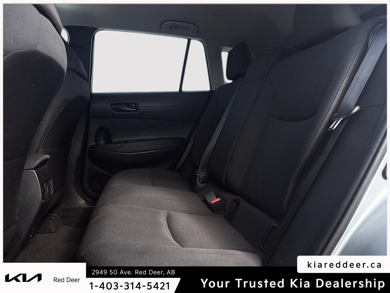 2024 Toyota Corolla Cross LE-18