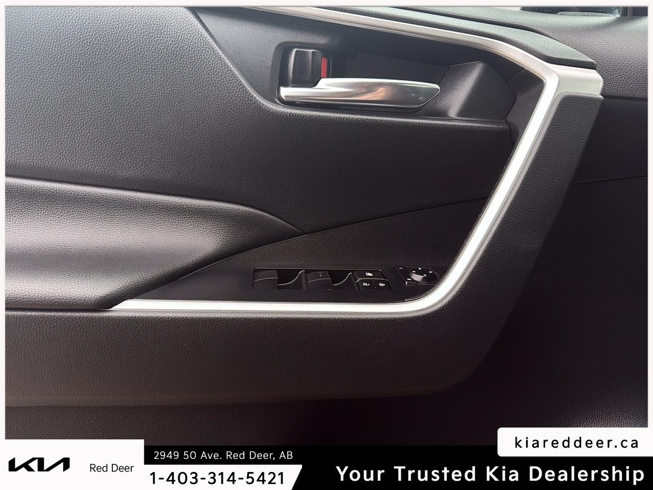 2019 Toyota RAV4 XLE-17