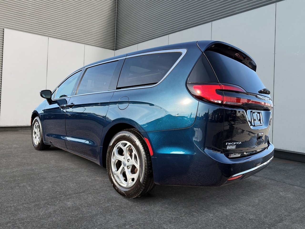 Chrysler Pacifica Limited 2024-3
