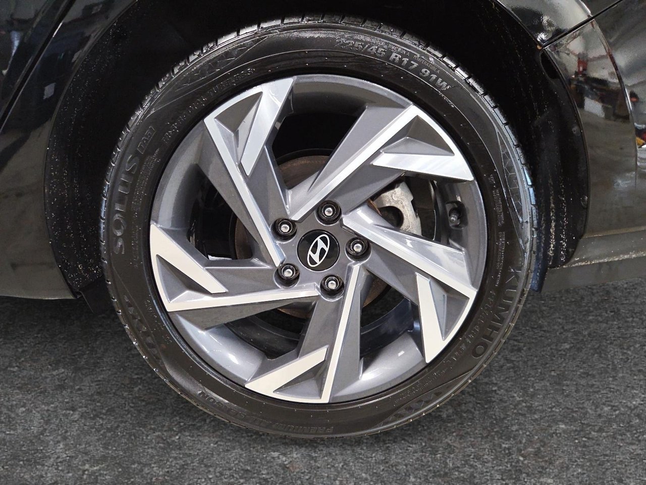 2025 Hyundai Elantra Preferred  Ensemble Tech-6