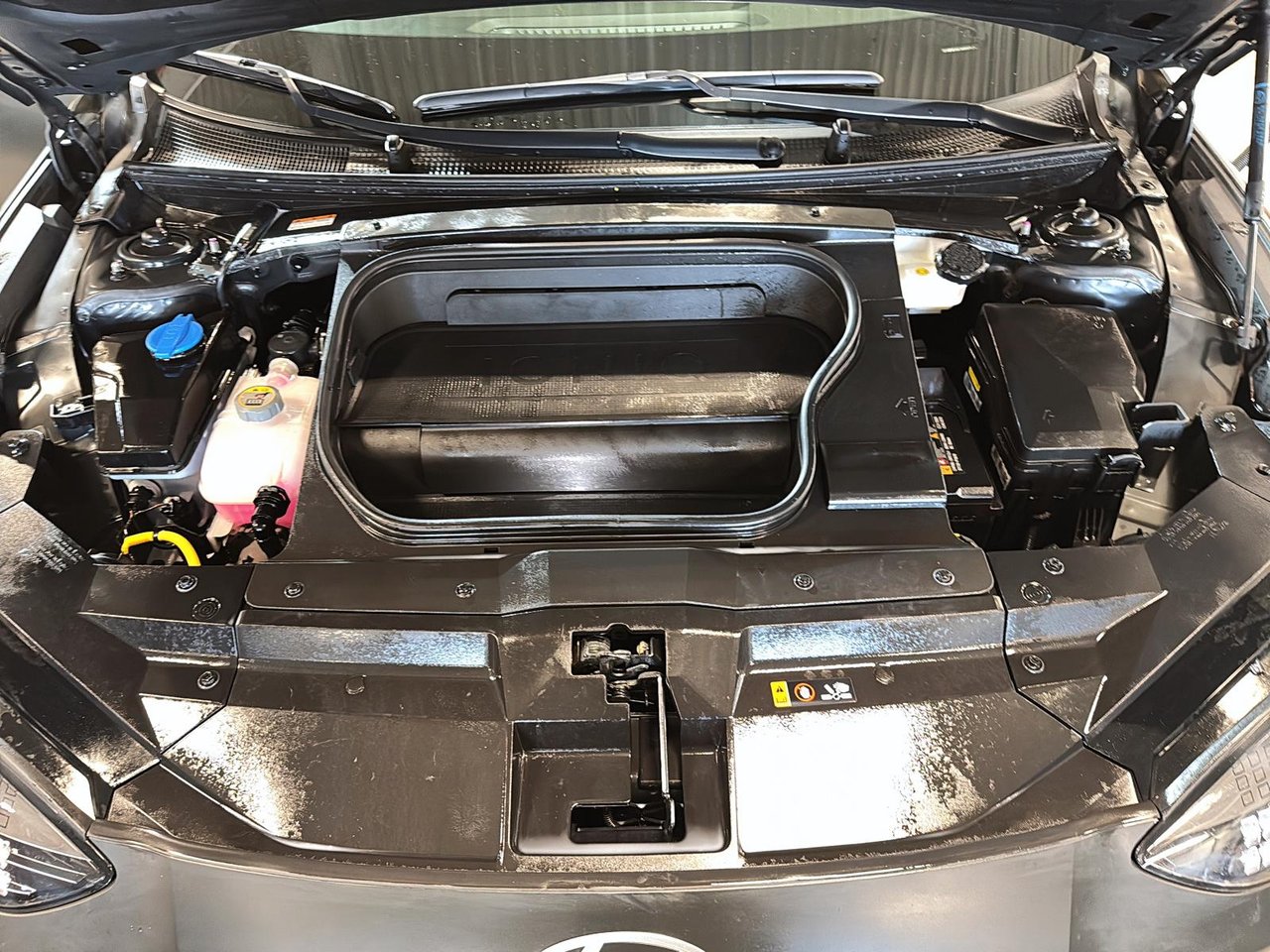 2024 Hyundai IONIQ 6 Preferred LongRange AWD-7