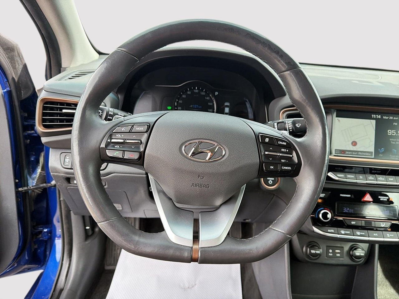 2019 Hyundai Ioniq Electric Preferred-11