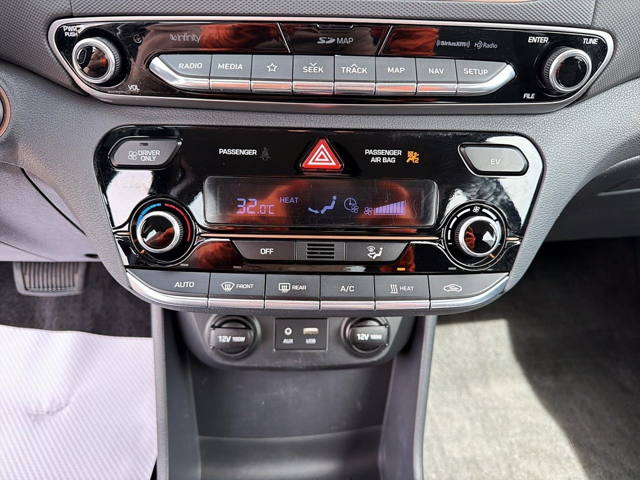 2019 Hyundai Ioniq Electric Preferred-13