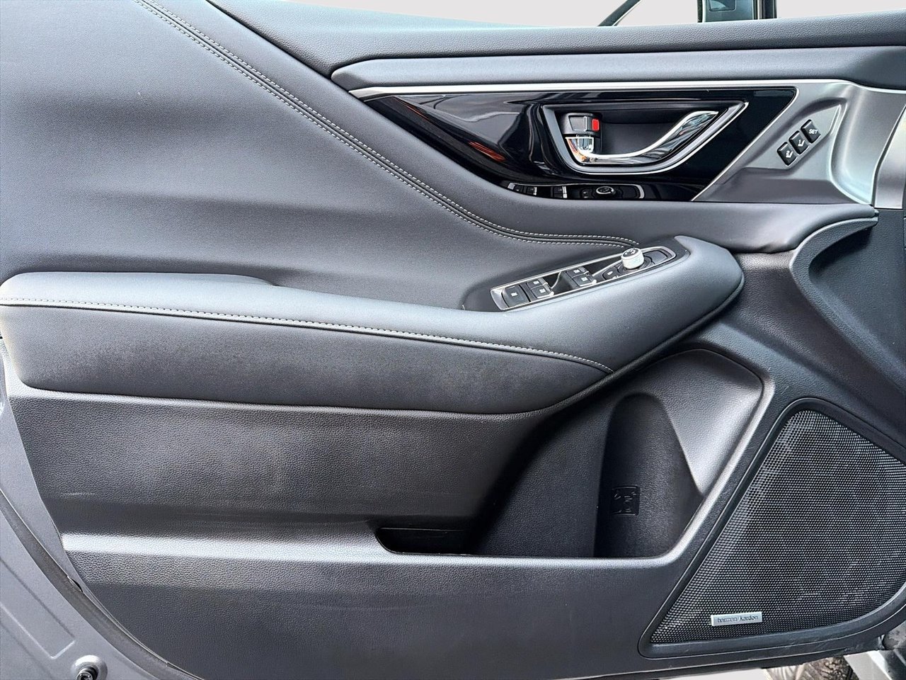 Subaru Outback Limited 2023-10