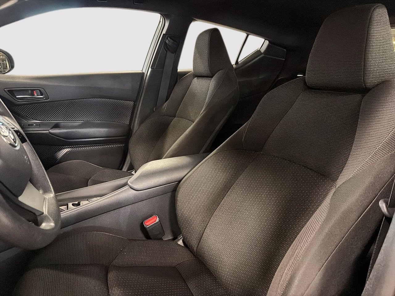 Toyota C-HR  2019-8