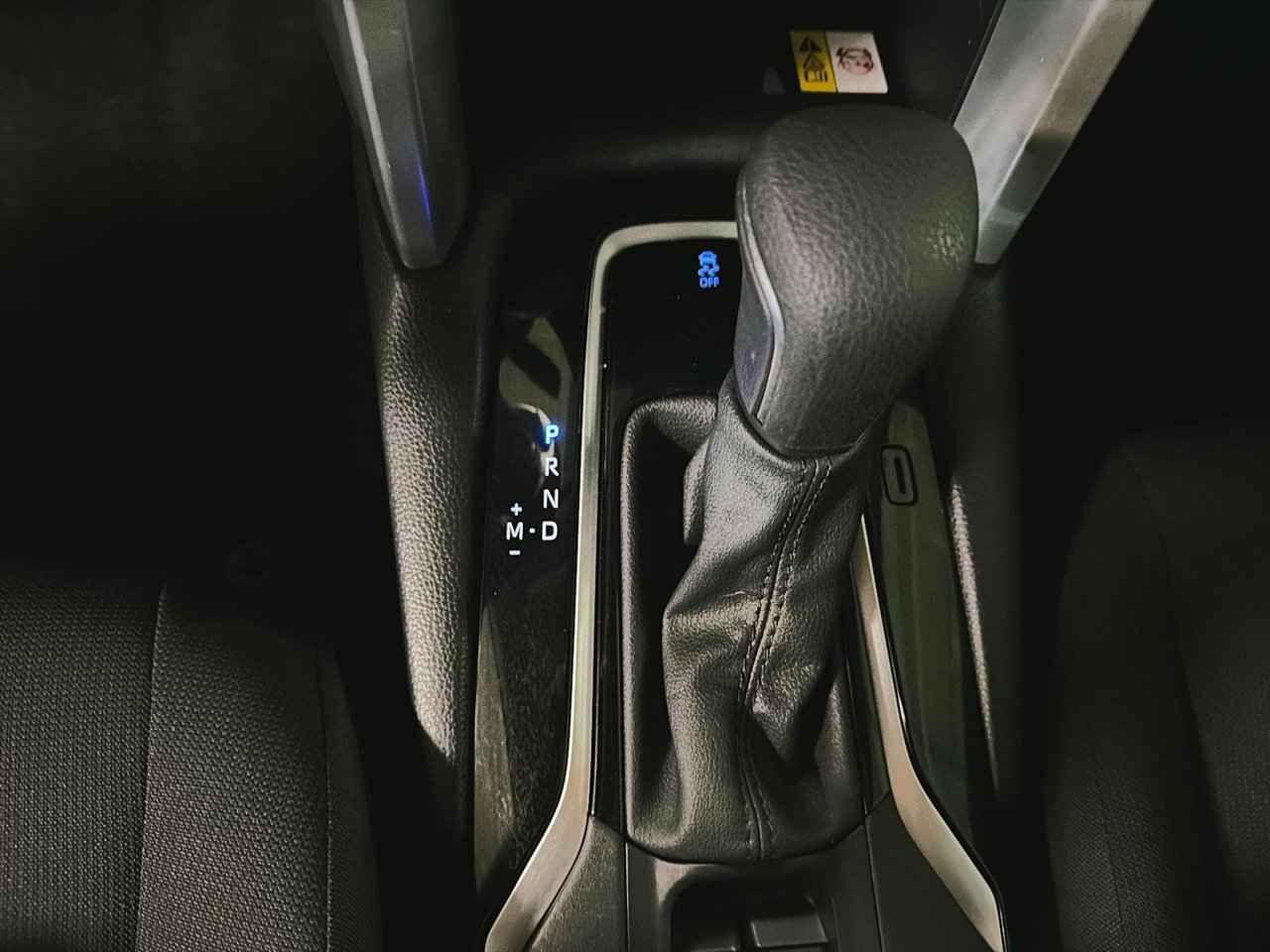 Toyota Corolla Cross LE 2022-14