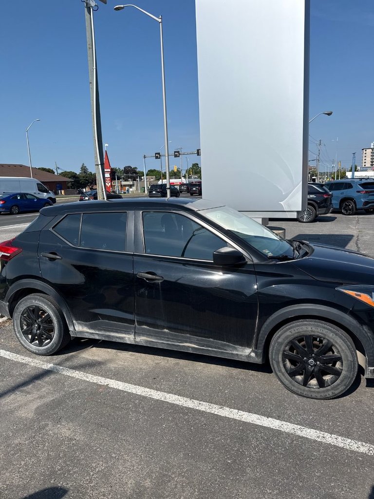 Black 2020 Nissan Kicks SUV / Crossover Front-Wheel Drive