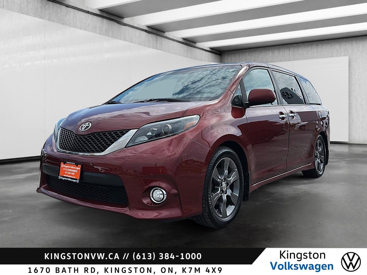 Red 2015 Toyota Sienna SE 8-Passenger Minivan Front-Wheel Drive Automatic