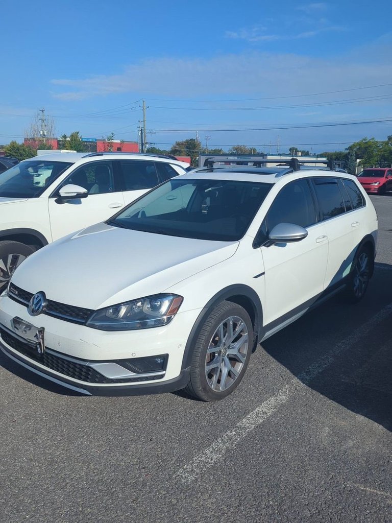 White 2017 Volkswagen Golf Alltrack Wagon Automatic