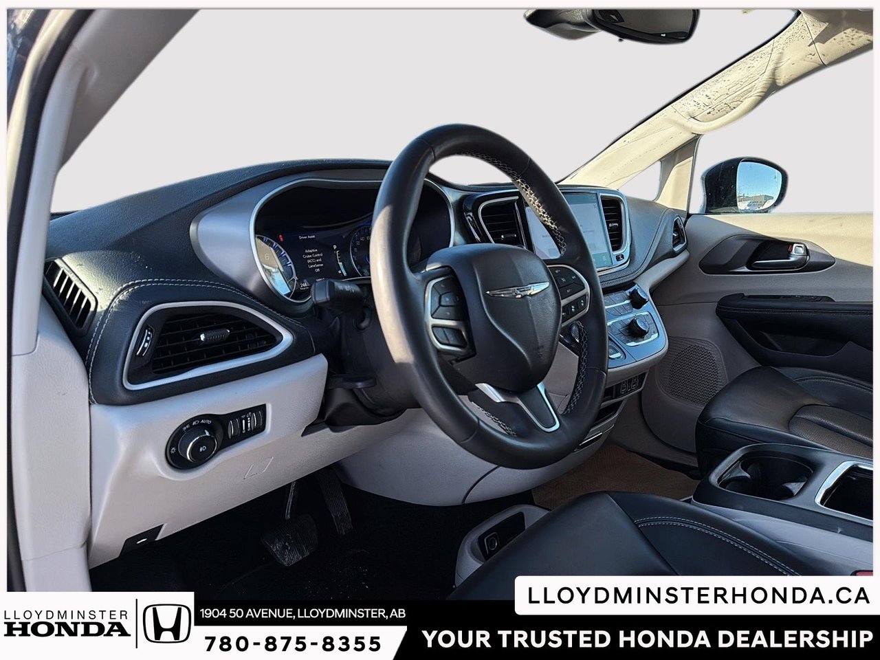 2023 Chrysler Pacifica Touring-L-17