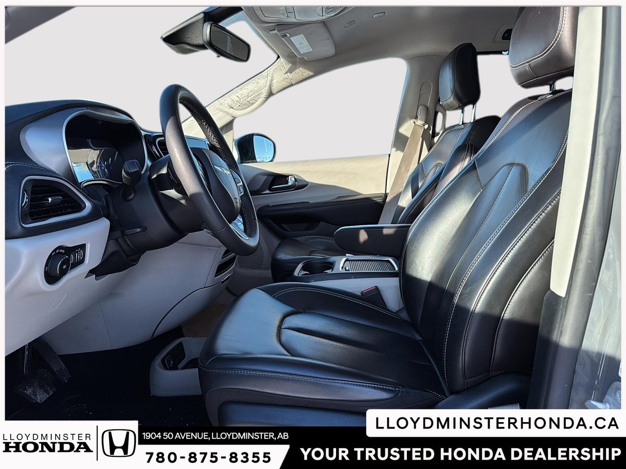 2023 Chrysler Pacifica Touring-L-9