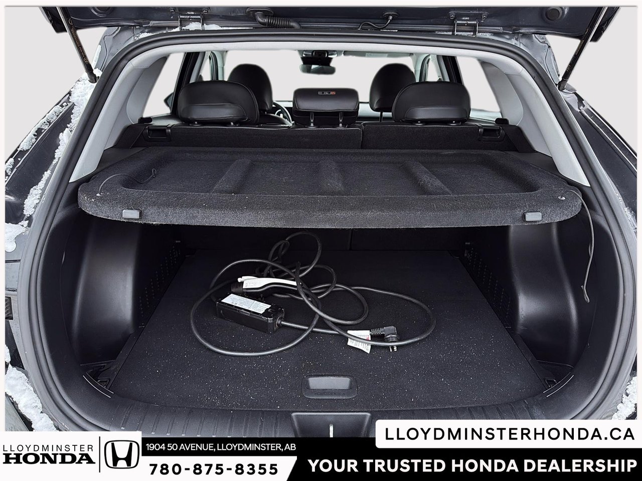 2025 Hyundai Kona Electric Preferred-8