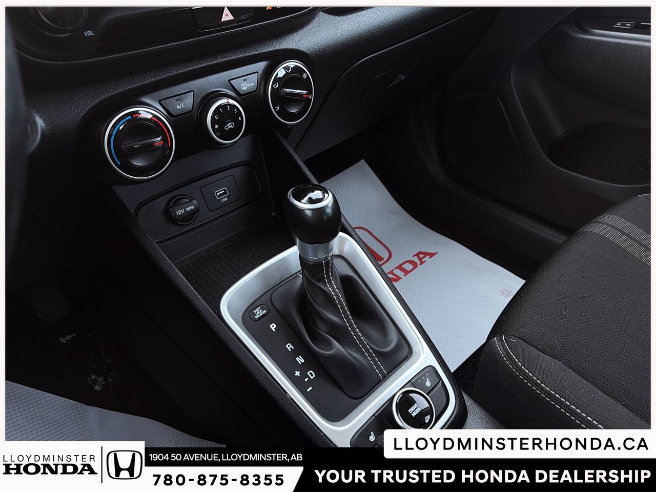 2021 Hyundai Venue Preferred-18