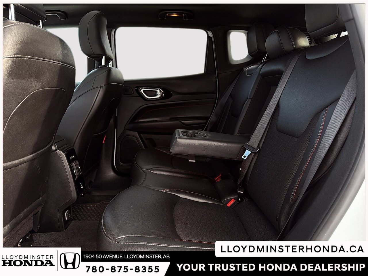 2024 Jeep Compass Trailhawk-9