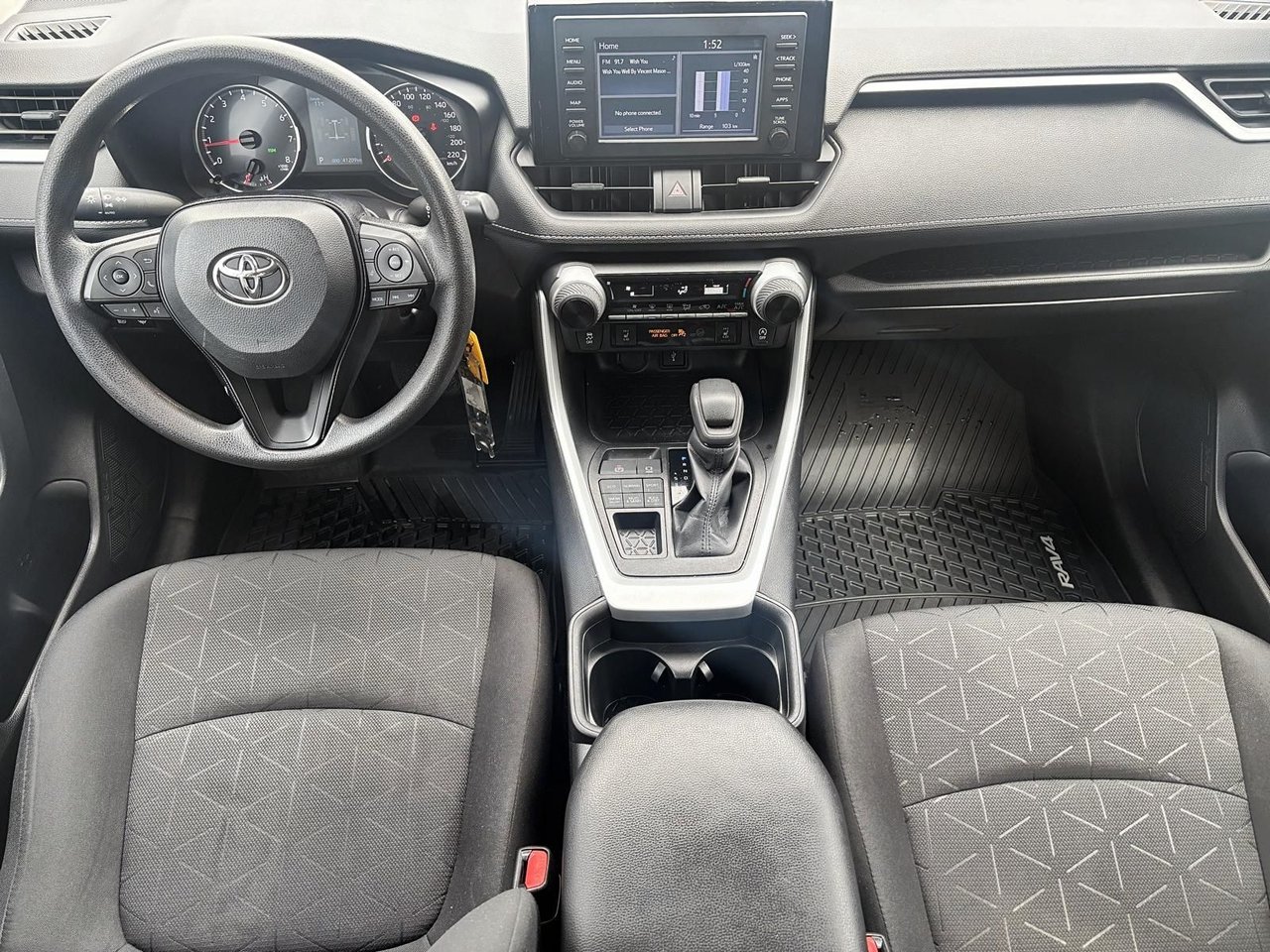 Toyota RAV4 LE AWD 2021-10