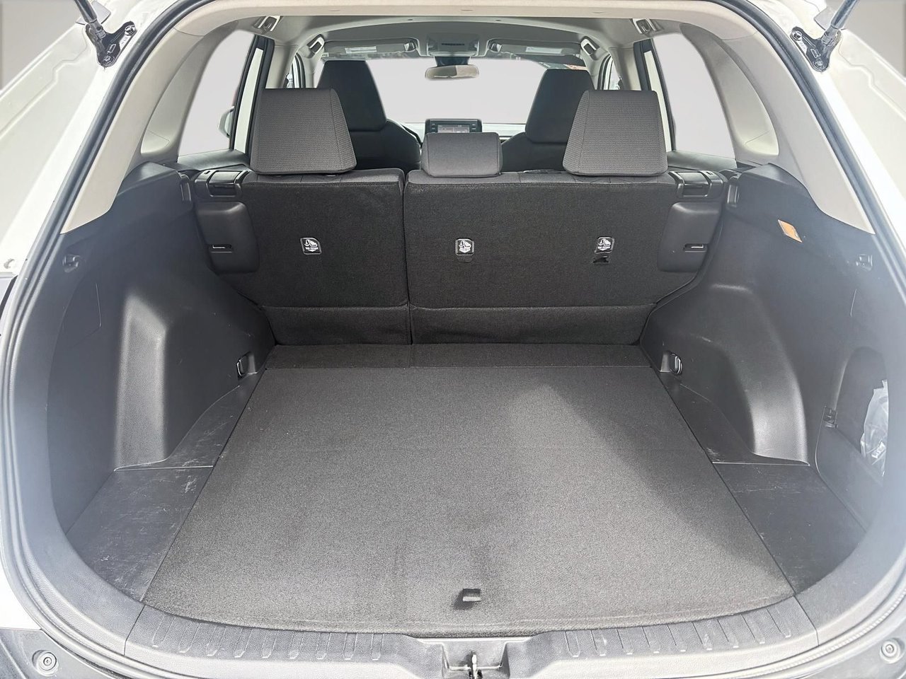 Toyota RAV4 LE AWD 2021-7