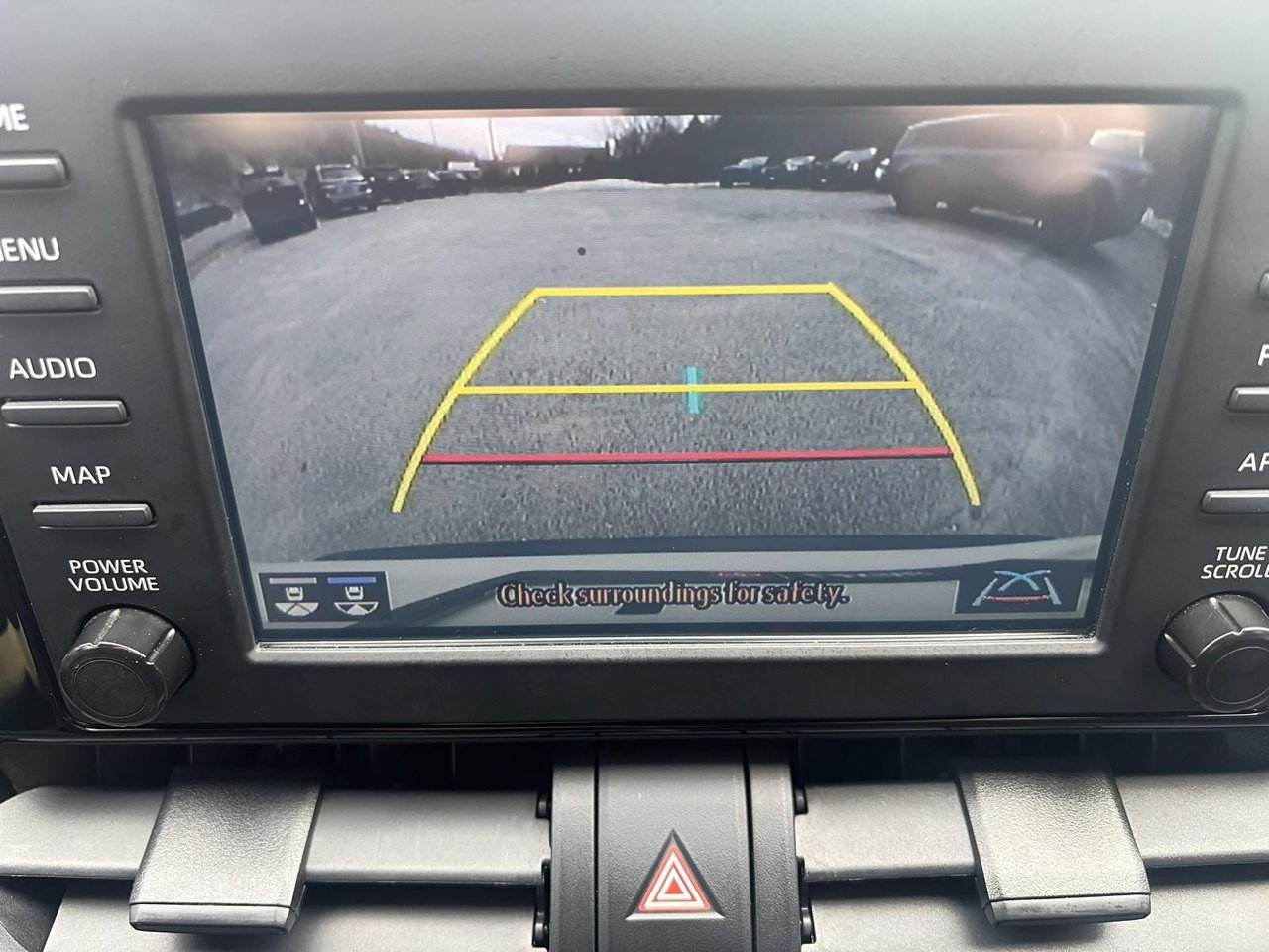 Toyota RAV4 LE AWD 2021-16