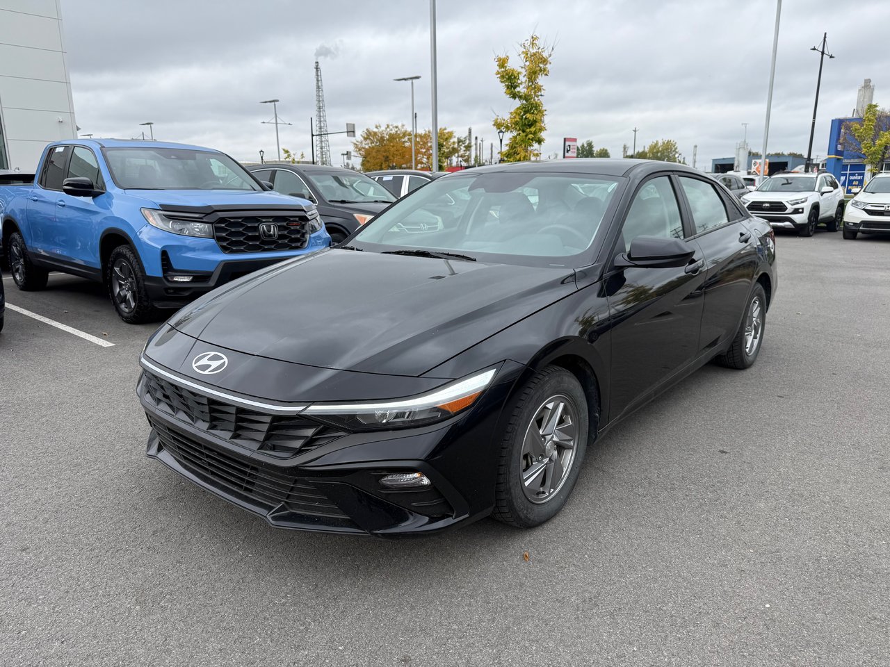 Abyss Black 2025 Hyundai Elantra Sedan  Automatic