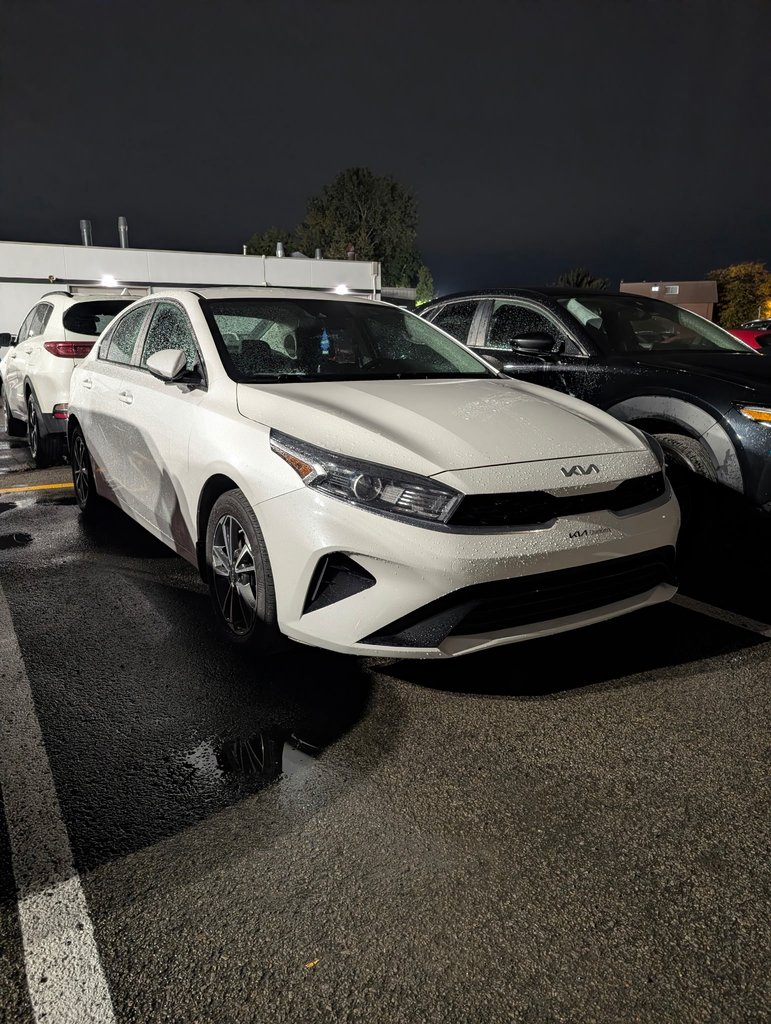 Snow White Pearl 2022 Kia Forte Sedan  