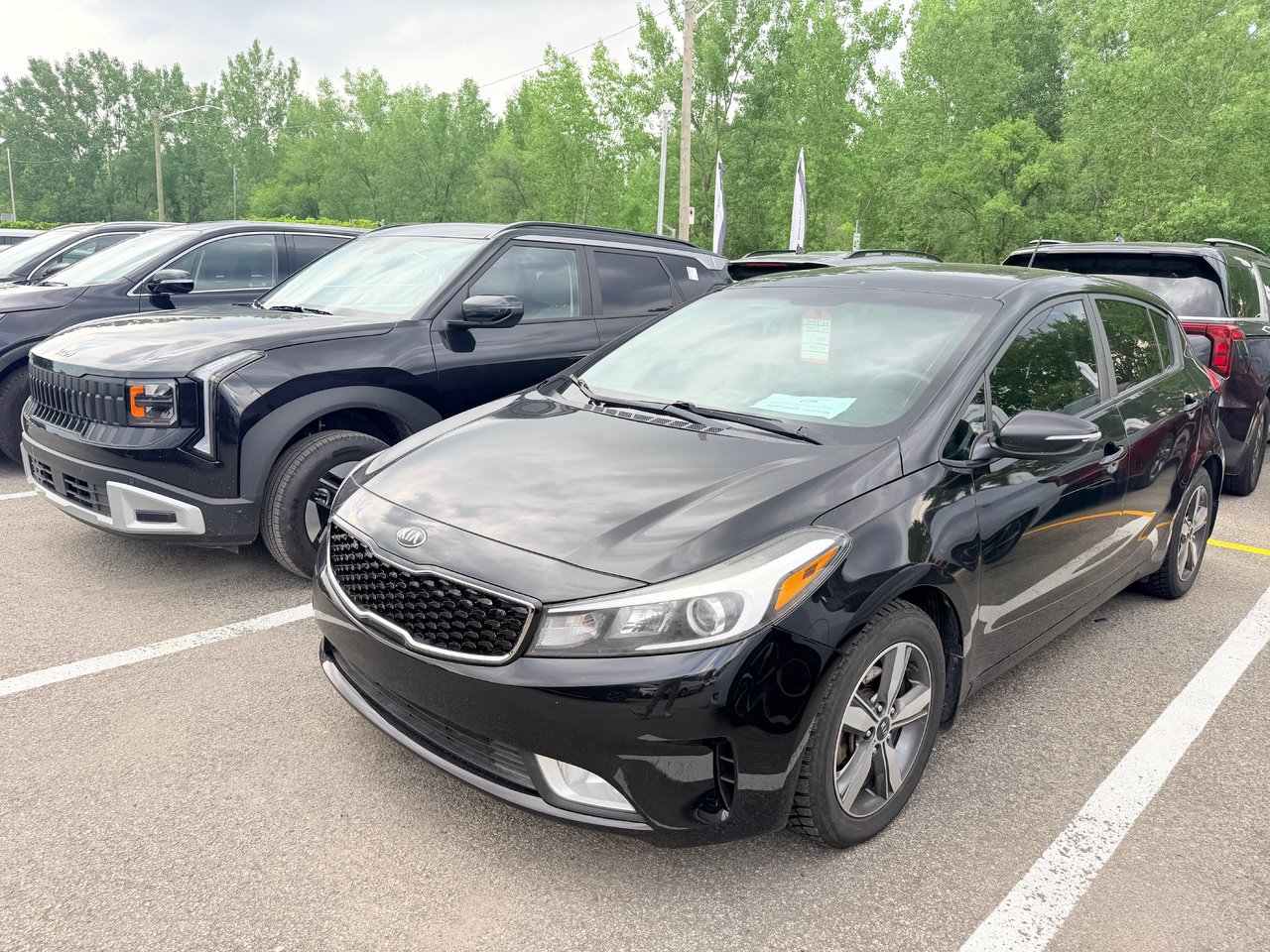 Aurora Black 2018 Kia Forte5 Hatchback Front-Wheel Drive 