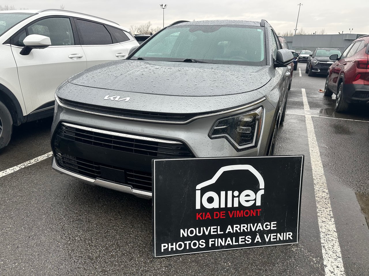 2025 Kia Niro SX FWD