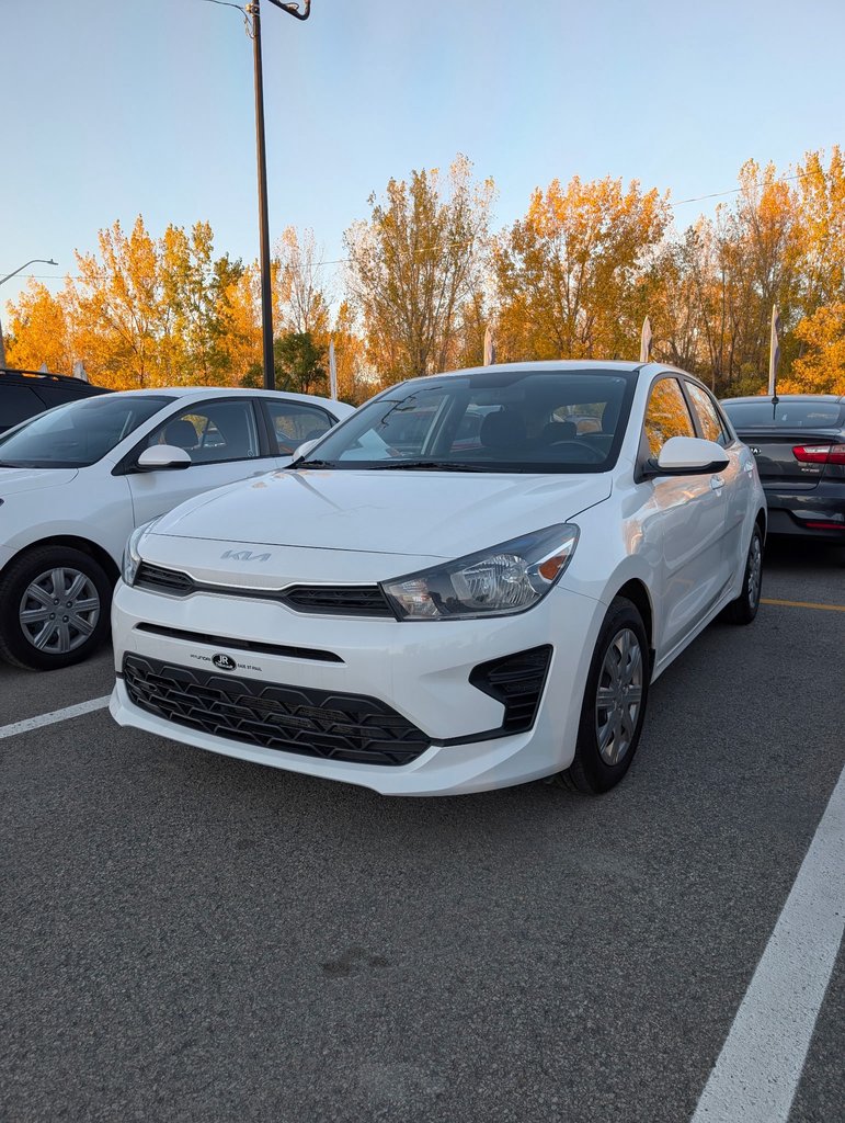 Snow White Pearl 2022 Kia Rio5 Wagon  